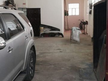 VENDO CASA CON  BODEGA COMERCIAL E INDUSTRIAL BARRIO PATIO BONITO BOGOTA COLOMBIA ,EXCELENTE UBICACION.