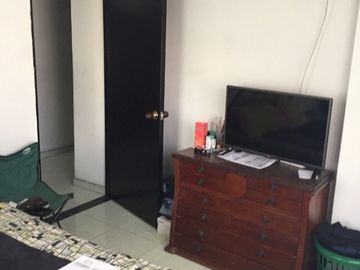 VENDO CASA CON  BODEGA COMERCIAL E INDUSTRIAL BARRIO PATIO BONITO BOGOTA COLOMBIA ,EXCELENTE UBICACION.