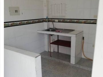 VENDO CASA CON  BODEGA COMERCIAL E INDUSTRIAL BARRIO PATIO BONITO BOGOTA COLOMBIA ,EXCELENTE UBICACION.