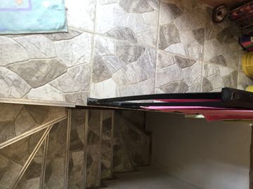 VENDO CASA CON  BODEGA COMERCIAL E INDUSTRIAL BARRIO PATIO BONITO BOGOTA COLOMBIA ,EXCELENTE UBICACION.