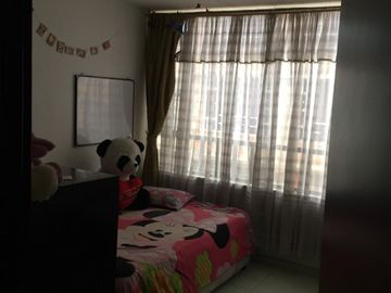 VENDO CASA CON  BODEGA COMERCIAL E INDUSTRIAL BARRIO PATIO BONITO BOGOTA COLOMBIA ,EXCELENTE UBICACION.