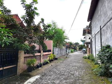 Rumah Induk dan Kos di Maguwoharjo dekat Banyak Kampus