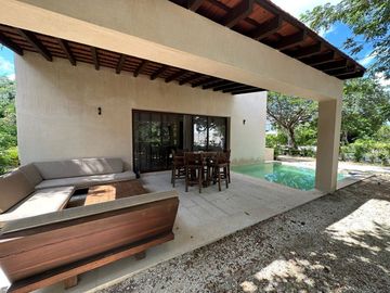 Casa en Venta en Mérida, Xtakay, Country Club, Komchen