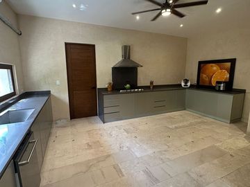 Casa en Venta en Mérida, Xtakay, Country Club, Komchen