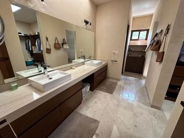 Casa en Venta en Mérida, Xtakay, Country Club, Komchen