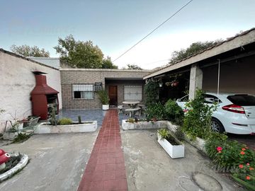 Casa 4 Ambientes En Venta - Francisco Alvarez, Moreno