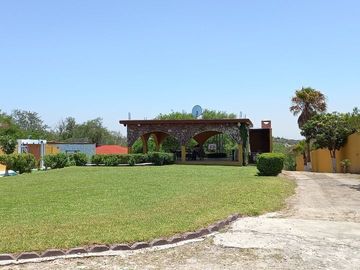 QUINTA EN VENTA CENTRO CIENEGA DE FLORES