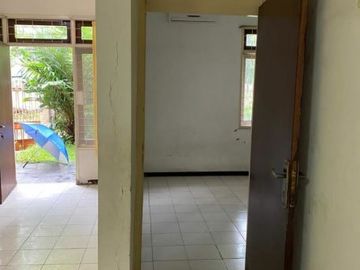Rumah Darmo Permai, HOOK , Row jalan 2,5 mobil