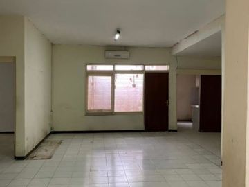 Rumah Darmo Permai, HOOK , Row jalan 2,5 mobil