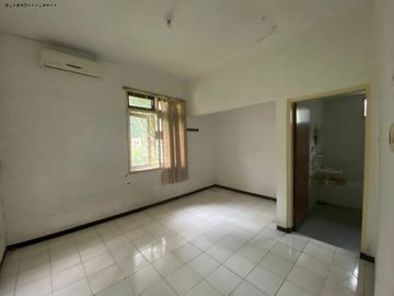 Rumah Darmo Permai, HOOK , Row jalan 2,5 mobil