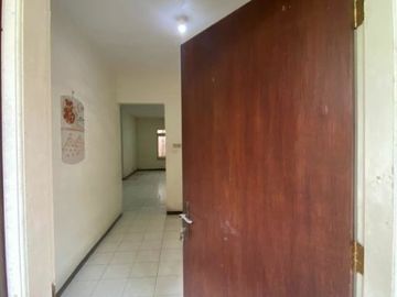 Rumah Darmo Permai, HOOK , Row jalan 2,5 mobil