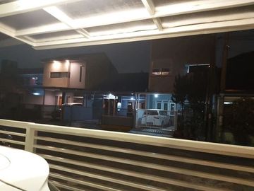 Rumah Cantik di Taman Holis Indah Bandung