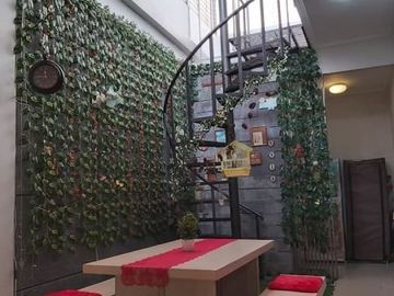 Rumah Cantik di Taman Holis Indah Bandung