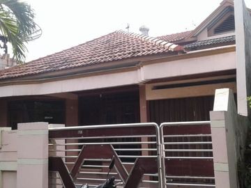 Rumah mewah Fasilitas LENGKAP di Semarang Barat