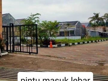 Rumah Mewah 2 Lantai Hook Tanah dan Sisa Lahan Besar di Buahbatu Bandung