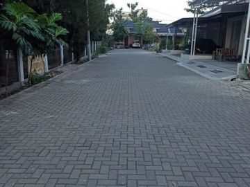 Rumah Mewah 2 Lantai Hook Tanah dan Sisa Lahan Besar di Buahbatu Bandung