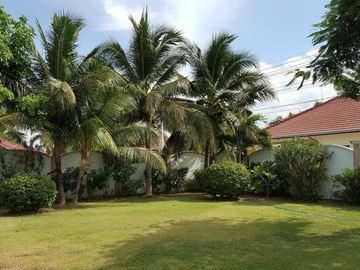 Specious Pool Villa in the North of Hua Hin