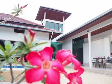 Specious Pool Villa in the North of Hua Hin