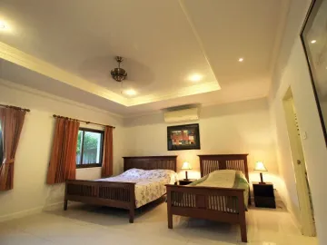 Specious Pool Villa in the North of Hua Hin