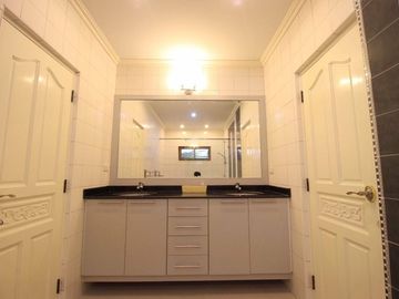 Specious Pool Villa in the North of Hua Hin