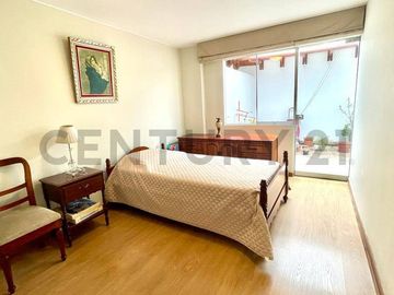 Venta dpto. con 2 terrazas en Surco