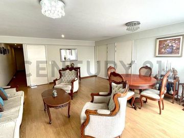 Venta dpto. con 2 terrazas en Surco