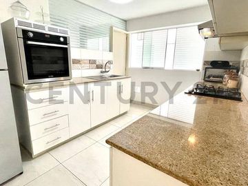 Venta dpto. con 2 terrazas en Surco