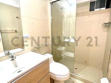 Venta dpto. con 2 terrazas en Surco