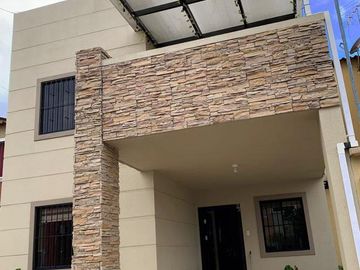 Vendo Casa Moderna La Joya  Acabados de Primera (JLR)