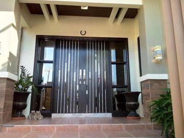 2 Storey Elegant Furnished with Pool House and Lot for Sale
