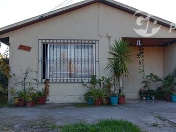Casa en venta de 2 dorm. en San Fernando