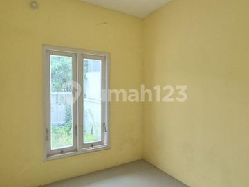 Rumah 1.5 Lantai Rungkut Surabaya - Rm106apd