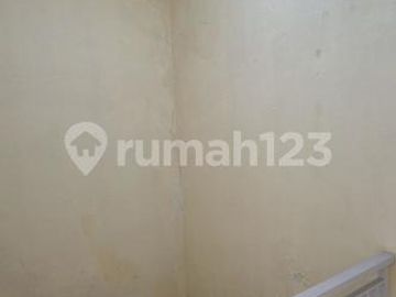 Rumah 1.5 Lantai Rungkut Surabaya - Rm106apd