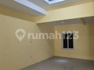 Rumah 1.5 Lantai Rungkut Surabaya - Rm106apd