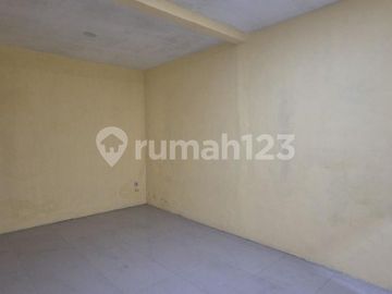 Rumah 1.5 Lantai Rungkut Surabaya - Rm106apd