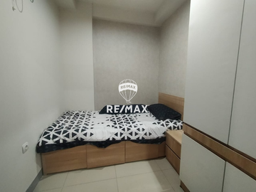 Dijual Oak Tower B Lantai 11 – View Kolam Renang, Full Furnish, 2 Bedroom, AJB Ready
