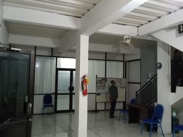 DIJUAL rumah di Jl Kencanasari Barat Surabaya. *TN