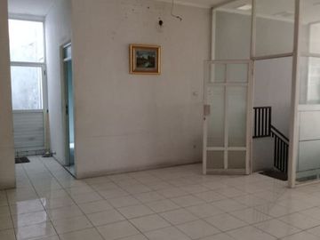 DIJUAL rumah di Jl Kencanasari Barat Surabaya. *TN