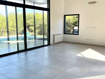 casa en venta 4 ambientes, industrial moderna,  La Reserva de Hudson
