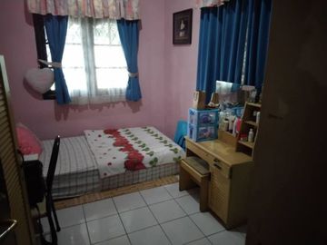 Rumah di Gandul. 1Lt, Semi Furnish, Lingk. Nyaman