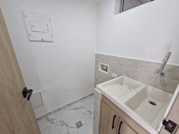 apartamento en arriendo en tres esquinas. Cod A515480