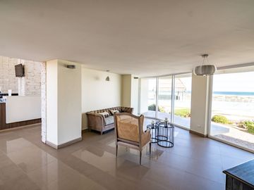 Departamento con hermosa vista laguna del mar