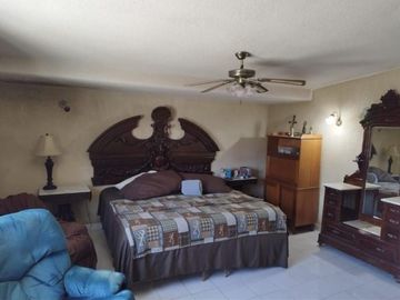 Casa en Venta en la Col. México en Mérida, Yucatán 3Rec, cto de serv, 2Niveles