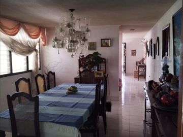 Casa en Venta en la Col. México en Mérida, Yucatán 3Rec, cto de serv, 2Niveles