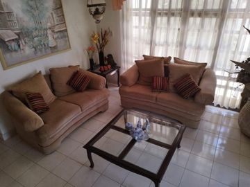 Casa en Venta en la Col. México en Mérida, Yucatán 3Rec, cto de serv, 2Niveles