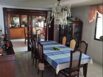 Casa en Venta en la Col. México en Mérida, Yucatán 3Rec, cto de serv, 2Niveles