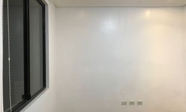 For Rent 3-Storey Townhouse in New Manila