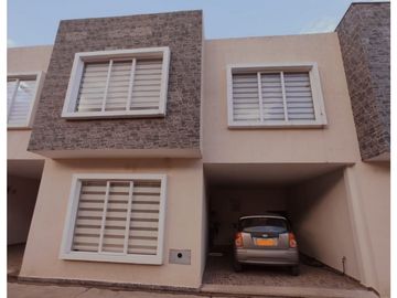 Hermosa casa en venta sector Ricaurte moderna y amplia