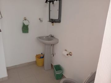 BODEGA EN VENTA CERCA DE LA APOSTÓLICA