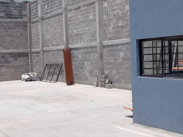 BODEGA EN VENTA CERCA DE LA APOSTÓLICA
